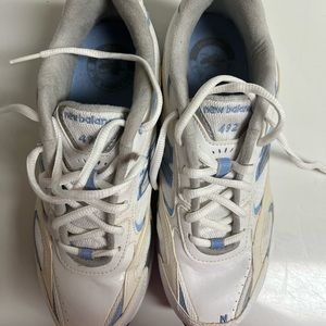 GENTLY USED women’s New Balance 492. Box included. 8.5D